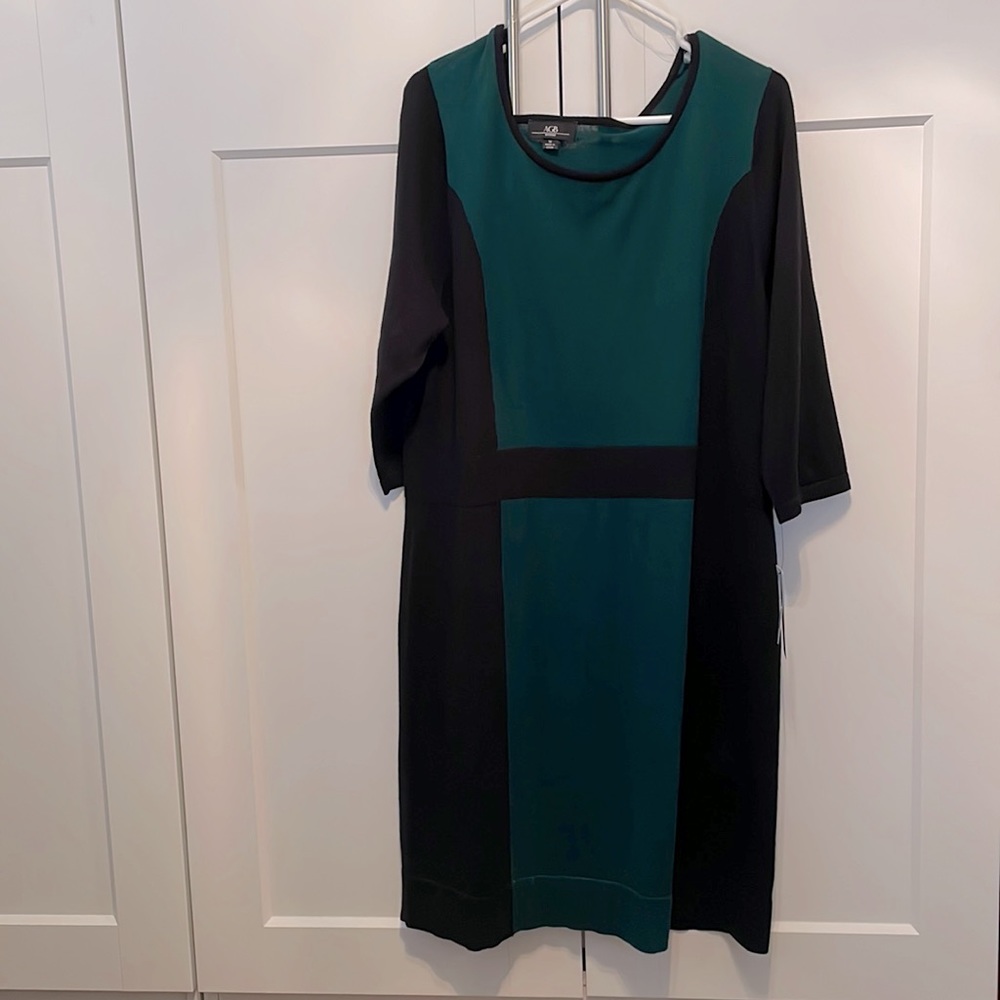 GREEN COLORBLOCK SWEATER DRESS